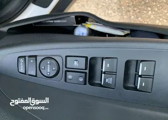 4 Hyundai tucsson 2019