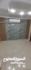  4 دهين مصري محترف بخبره كبيره في مجال الدهان و الديكورات وتركيب ورق الجدران وبديل الخشب وبديل الرخام ؟