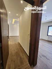  15 شقة طابقية للبيع في حي الصحابة - ref : 14579
