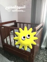  1 تخت أطفال خشب زان اصلي ثقيل يتحمل لعمر خمس او ست سنوات