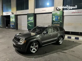  25 جيب شيروكي همي 5700 v8 موديل 2005