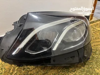  2 للبيع ضو مرسيدس E200 بركب عل 2017 او 2018 مستعمل بحالة الوكالة. التواصل على الرقم الي بل وصف الزين