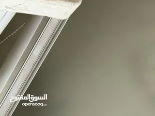  2 شور بوكس مستعمل سنة ونص  السعر 10 دنانير كبير  جدا