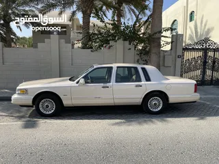  2 لينكولن تاون كار كلاسك 1996 بدون حادث lincoln town car