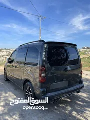  2 بيجو بارتنر تيبي 2016 . 6+1 ركاب  فرش جلد . تنجيد ارضيه . نظام صوت ، سيارة ناقصها الصلاة عالنبي