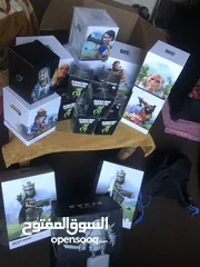  2 مجسمات العاب سوبر سيل و كلاش اف كلانس نادره و اصلية من الشركة نفسها