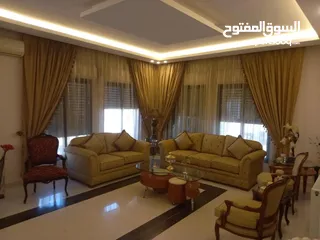  7 شقة ارضيه بسعر مغري داخلي 332 متر خارجي 180 متر