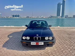  23 BMW 320i 1990