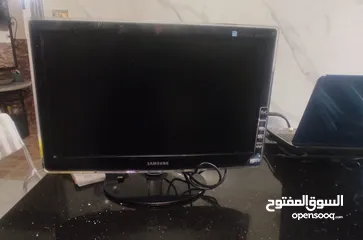  6 شاشة متعددة الاغراض و المداخل للالعاب و تلفزيون و كمبيوتر و اشياء اخرى لم افهمها