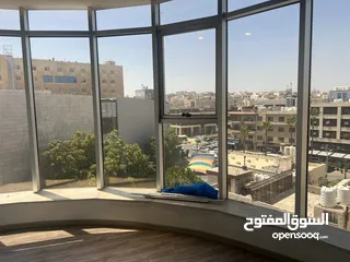  7 مكتب للإيجار مجهز كمركز عناية جلد وليزر