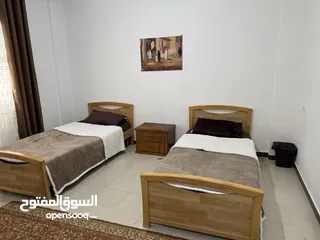  5 شقه مفروشه للإيجار في جبل طارق