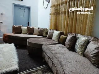  6 طقم كنب امريكي فخم وراقي لاصحاب الذوق الرفيع طقم عرايسي تفصيل وليس جاهز غمق المقعد متر الطقم فخم جدا