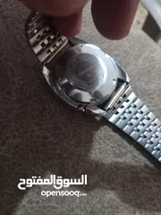  3 سيكو 5 اتوماتيك مستعمله شغالة 100%  الساعه قديمة كثير يعني انتيكه