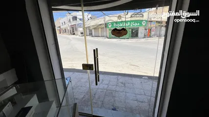  2 ‎ عدة محل هواتف " اثاث فقط" للبيع جاهز جميع المحل