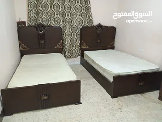  6 غرفة نوم شبابية تختين مفرد ونص مع فرشاتهم وخزانة خشب لاتيه بحالة ممتازة للبيع بسعر 120عمان