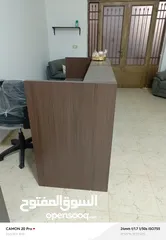  3 كنب بالإضافة الى مكتب وكرسي