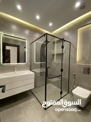  29 بسعر مميز جداا  شقة ارضية 215 م وتراس 50 م على طريق المطار حي الصحابه بسعر مغري جدا