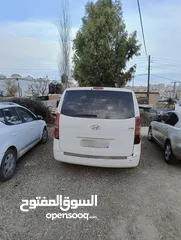  4 هيونداي H1 2011