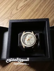  3 ساعة سواتش بالتعاون مع اوميغا بالصلاة على النبي