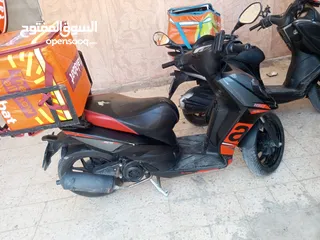  2 سكوتر ابريليا موديل 21 ماتور 150cc  للبيع بسعر 550 قابل للتفاوض ما عليه حوادث ( كروكات)