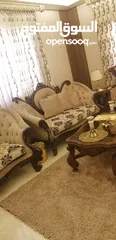 3 طقم كنب خشب زان للبيع مع البرادي بحاله الجديد