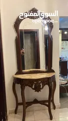  2 طتولة سفرة 6 كراسي  + قنصل بحالة ممتازه