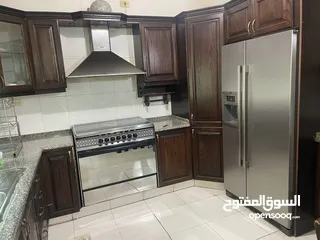  11 شقة مفروشة للإيجار طابق أرضي بام السماق 300 م داخلي 170 م وترس امامي 30 م وحديقة 100م