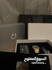  8 للبيع ساعة يد نون اوفيشال الفاخرة  For sale a luxurious official Noon watch. نسائية ورجالية  Unisex