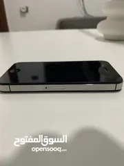 2 ايفون 4sبحالة جداا ممتازة مخزن
