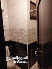  7 شقه فارغه للايجار سوبر ديلوكس مساحة 120متر طابق ثاني قرب دوار العيادات