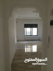  11 شقة ط 2 بمنطقة هادئة بالجبيهة بالقرب من الكلية العلمية الاسلامية للبيع