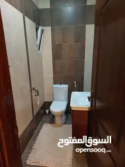  4 متوفره بعد 8/15  شقه  سوبر ديلوكس كل شي فيها تقريبا جديد مفروشه للايجار  اسبوعي .شهري او سنوي