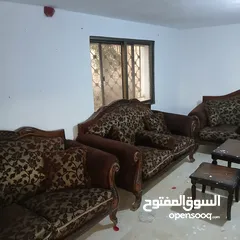  4 طقم كنبايات مع بوفيه وثلاجه