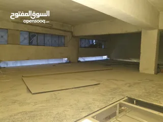  4 محل مجهز بالكامل بديكور فاخرللبيع