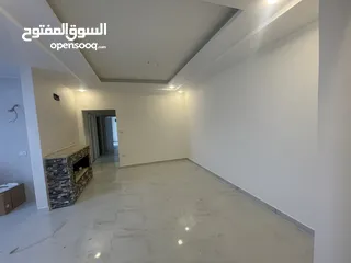  2 شقة جديده للبيع  طابق ثاني دوار الثقافة خلف اربد مول الجديد شارع البتراء