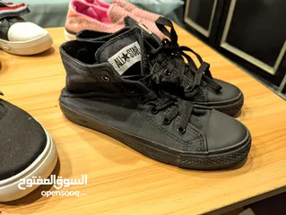  2 احذيه شوزات  بناتي ستاتي ستوكات مرتبة.
