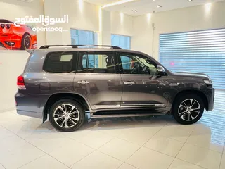  9 TOYOTA LAND CRUISER GXR V8 GRAND TURING 2021 MODEL FOR SALE