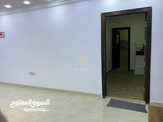  15 في موقع حيوي ومميز في مرج الحمام مجمع تجاري للبيع مكون من خمس طوابق بسعر مغري/ ref 9027