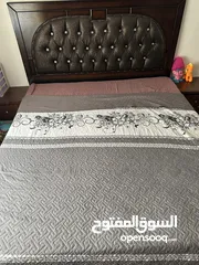  3 تخت مجوز (كنج) معهم لوحين خشب وسلمين + تخت مفرد ونص + خزانة 4 أبواب بحالة جيداً جداً