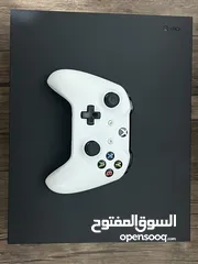  9 جهاز Xbox One X بحالة الجديد مع كرتونته