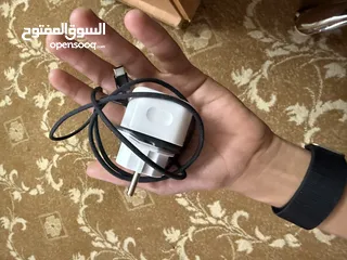  2 ايباد m4 13 inc مشحون 5 مرات ولاشي فيه مفتوح كرتونه الجهاز