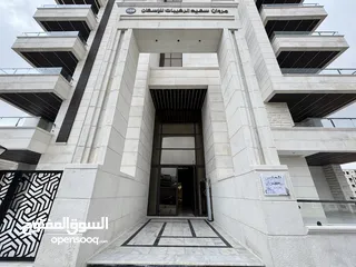  3 شقة مميزة طابق اول بأجمل مناطق خلدا مساحة واسعه 240م بسعر مميز