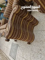  21 كنب كلاسيك للبيع من اربع قطع مناسب لصالون ومناسب غرفة جلوس ومناسب لغرفه ضيوف خشب اوزان ابيض