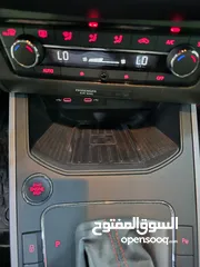  9 سيات ارونا FR  2021 فل اضافات دهان الشركة المنتجة لون ابيض سقف اسود