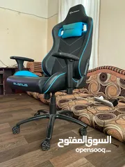  1 كرسي جيمنج مستعمل نظيف