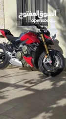  3 ducati streetfighter v4s