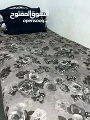  1 فرشات بحالت الجديد بسعر رخيص