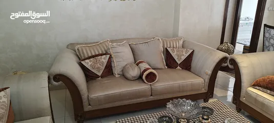  2 طقم كنب ضيوف فاخر للبيع