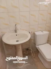  17 شقة للايجار 3 غرف موقع هادئ و قريب من الخدمات
