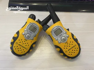  1 Motorolla walkie talkie